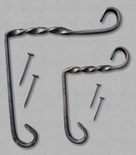 grosser Wandhaken tordiert